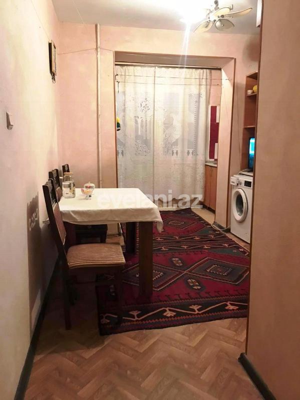 Satılır, köhnə tikili, 3 otaqlı, 70 m², Azadlıq prospekti m.