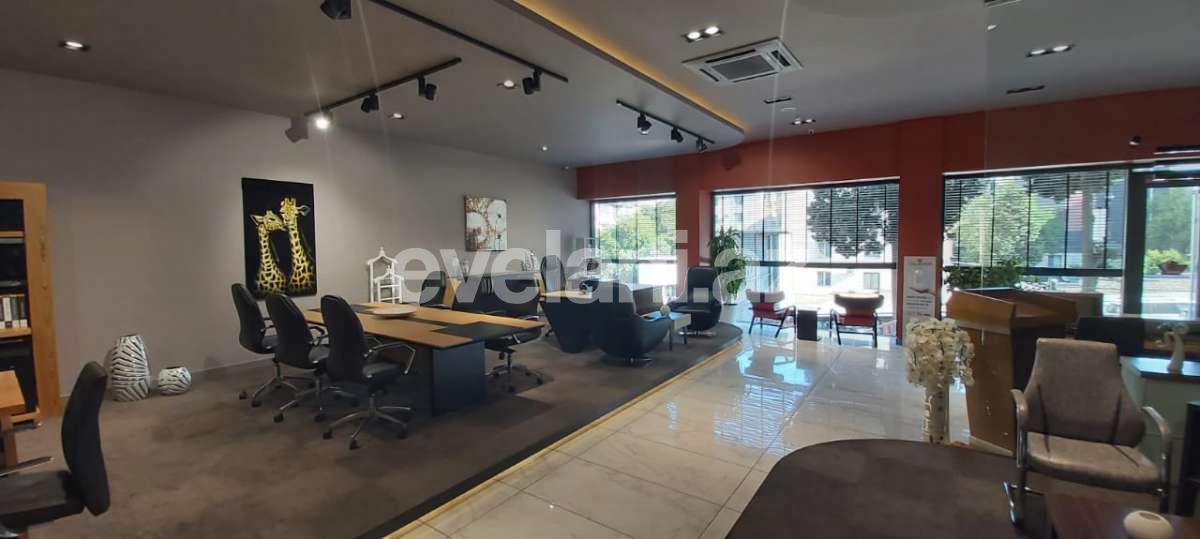 Kirayə verilir, obyekt, 340 m², Elmlər Akademiyası m.