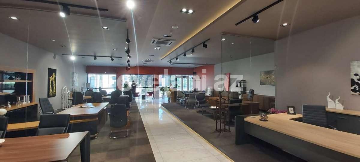 Kirayə verilir, obyekt, 340 m², Elmlər Akademiyası m.