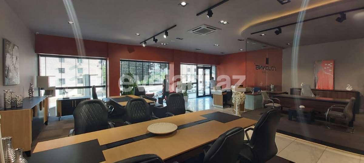 Kirayə verilir, obyekt, 340 m², Elmlər Akademiyası m.