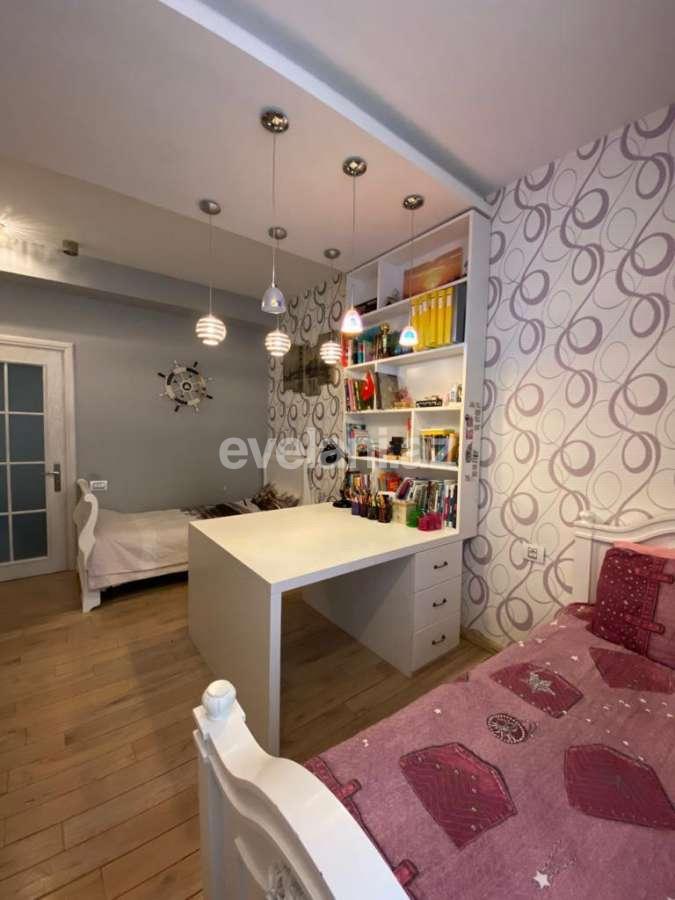 Satılır, yeni tikili, 4 otaqlı, 175 m², İnşaatçılar m.