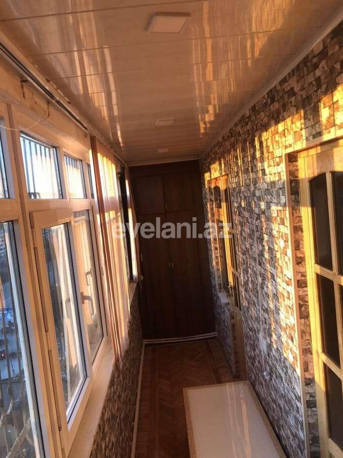 Sale, old building, 3 room, 70 m², Khalglar Doslugu m.