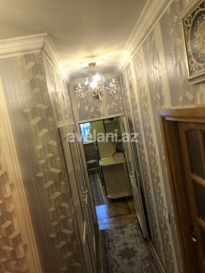 Sale, old building, 3 room, 70 m², Khalglar Doslugu m.