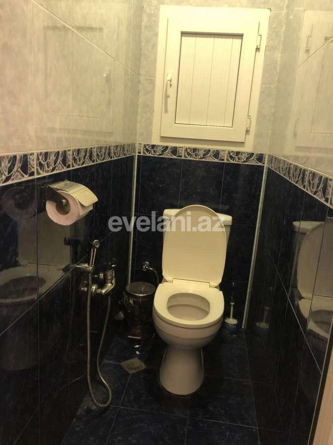 Sale, old building, 3 room, 70 m², Khalglar Doslugu m.