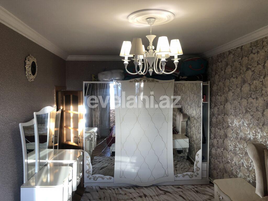 Sale, old building, 3 room, 70 m², Khalglar Doslugu m.