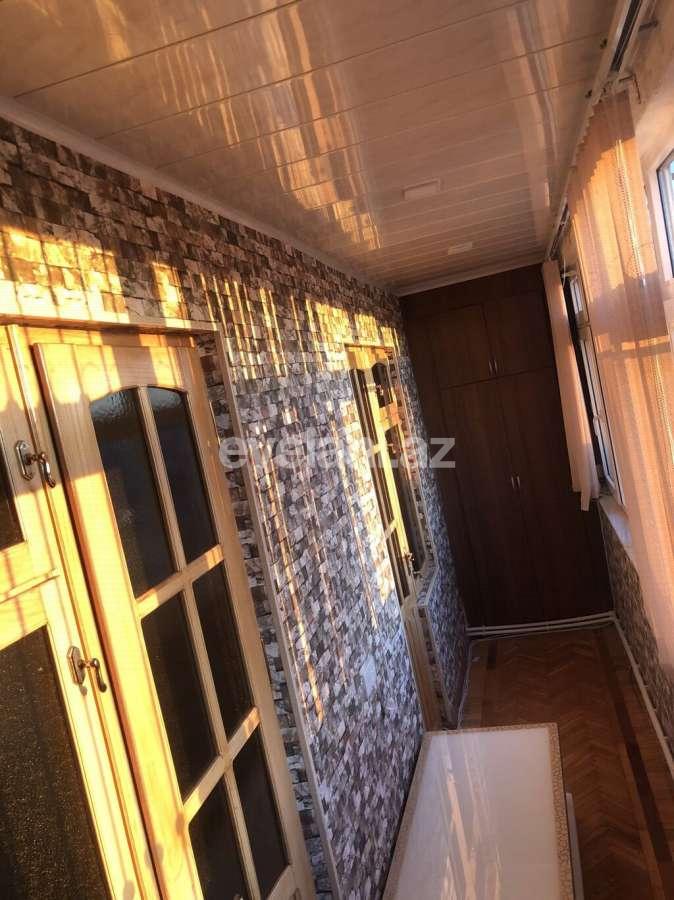 Sale, old building, 3 room, 70 m², Khalglar Doslugu m.