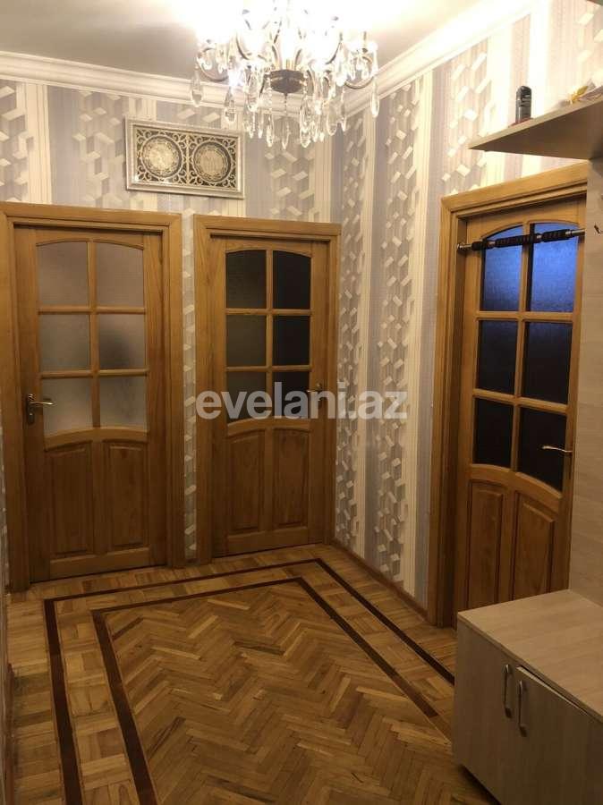 Sale, old building, 3 room, 70 m², Khalglar Doslugu m.
