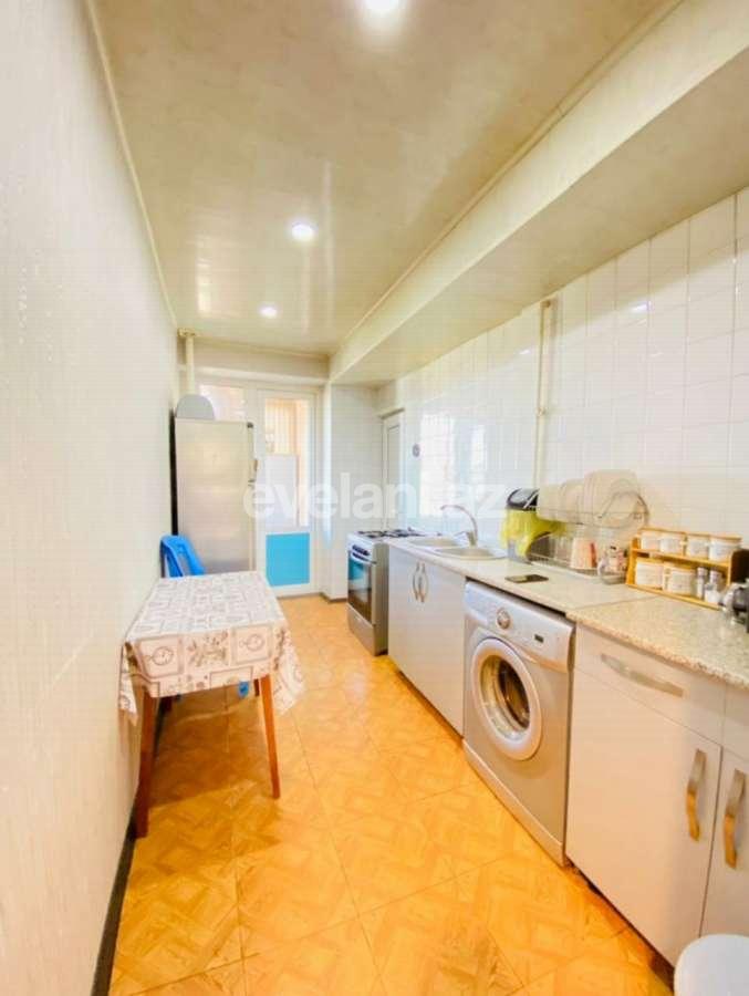 Sale, old building, 2 room, 80 m², Elmlar Akademiyası m.