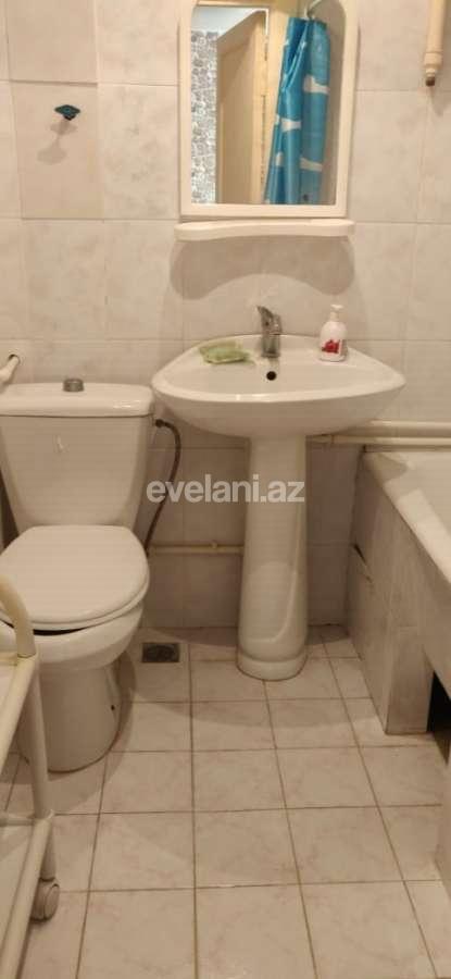 Rent, old building, 1 room, 35 m², Elmlar Akademiyası m.