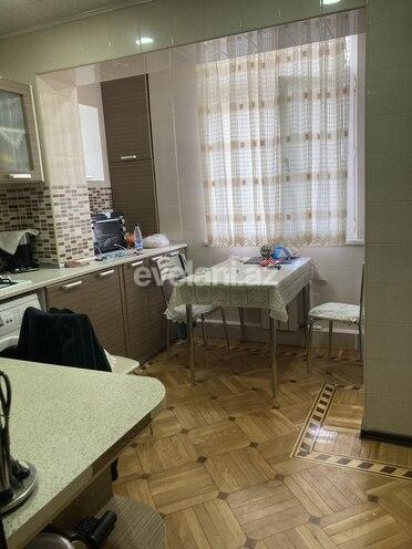 Satılır, köhnə tikili, 3 otaqlı, 90 m², Neftçilər m.