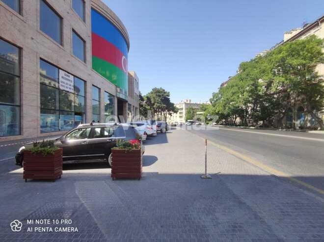 Satılır, yeni tikili, 4 otaqlı, 200 m², Nizami m.