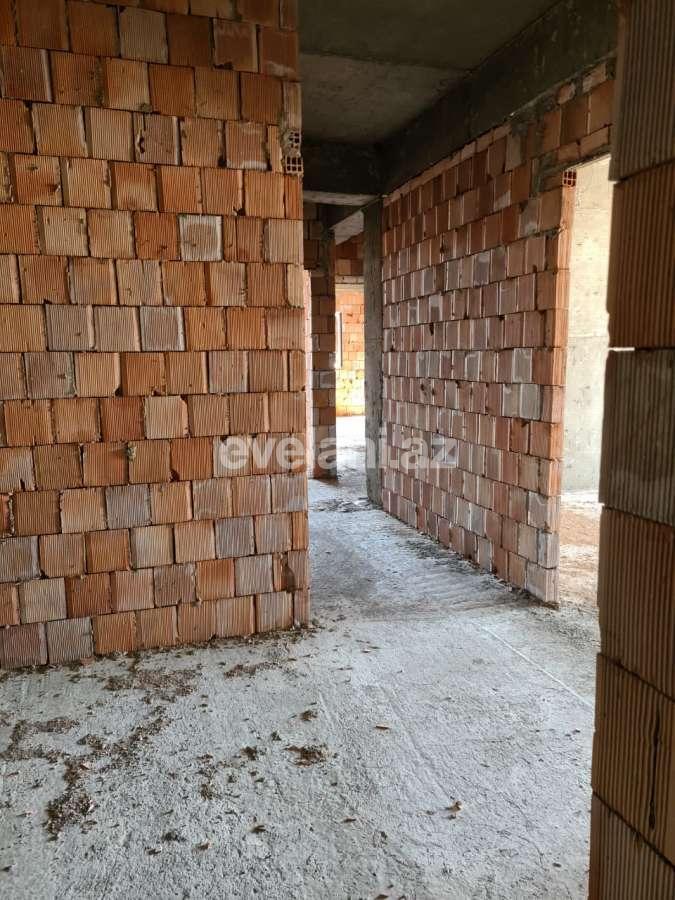 Satılır, yeni tikili, 1 otaqlı, 61 m², İnşaatçılar m.