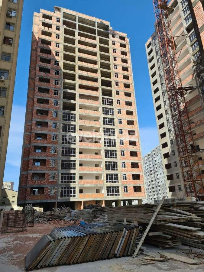 Satılır, yeni tikili, 1 otaqlı, 61 m², İnşaatçılar m.