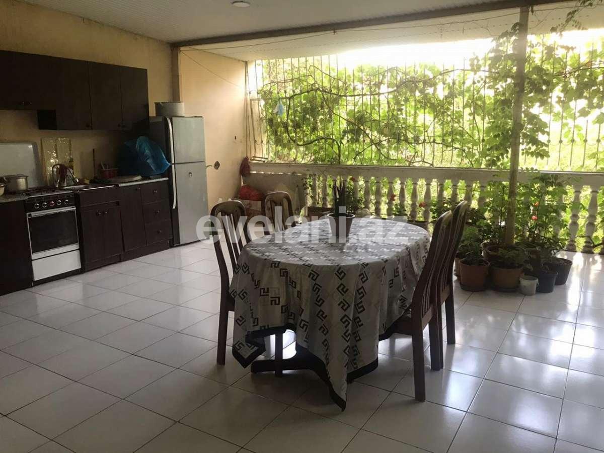 Satılır, köhnə tikili, 4 otaqlı, 140 m², Azadlıq prospekti m.