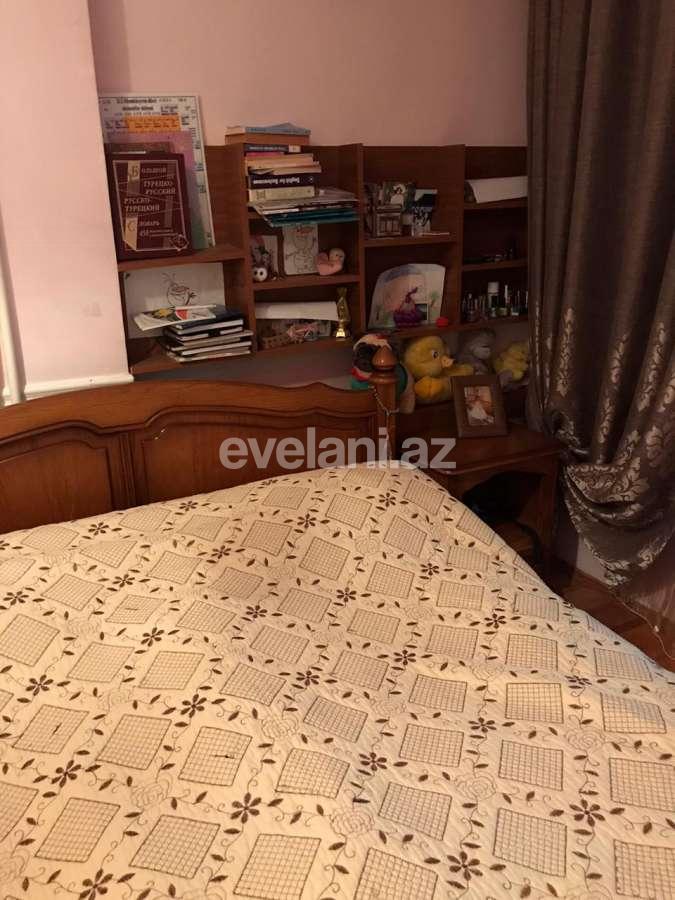 Satılır, köhnə tikili, 4 otaqlı, 140 m², Azadlıq prospekti m.