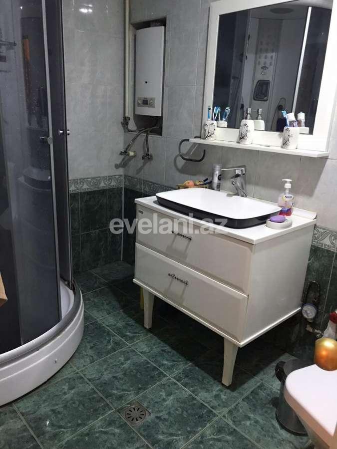 Satılır, köhnə tikili, 4 otaqlı, 140 m², Azadlıq prospekti m.