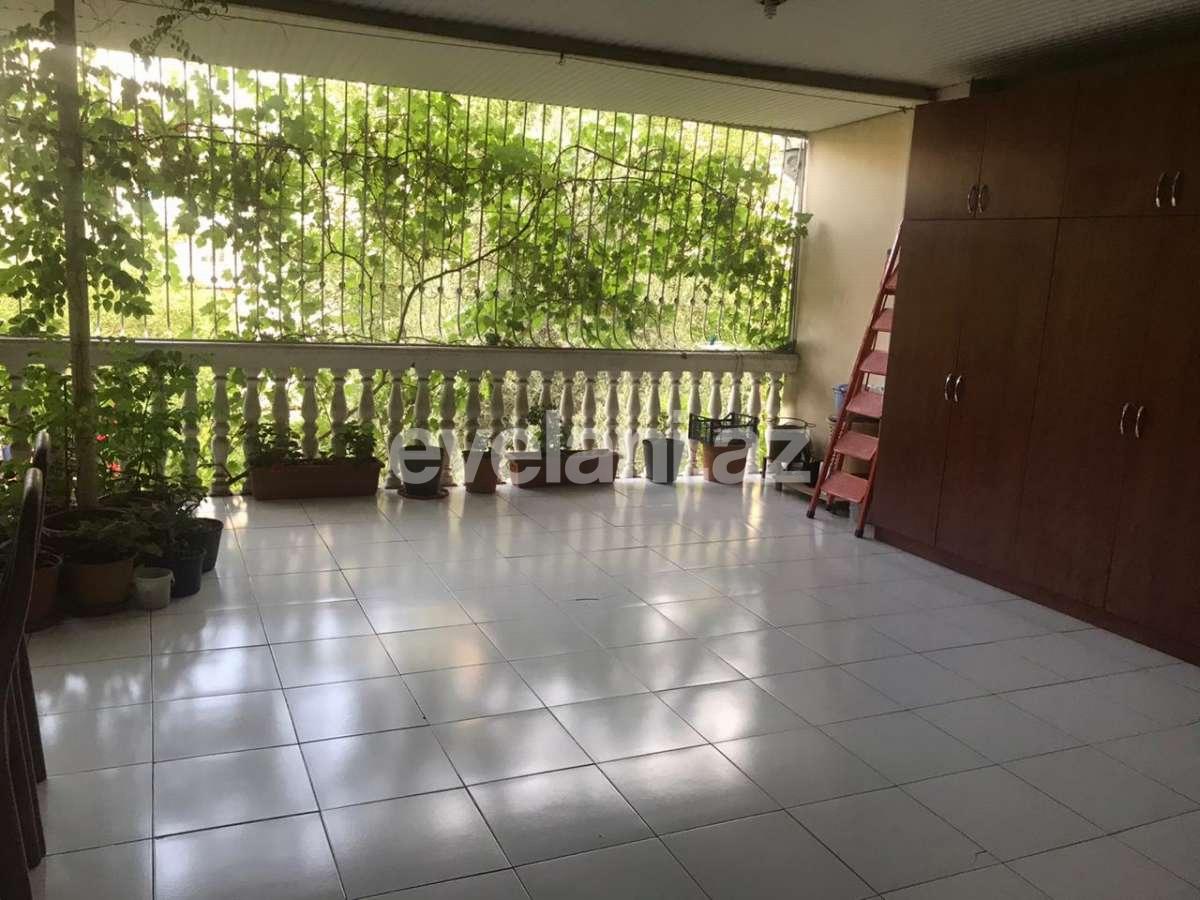 Satılır, köhnə tikili, 4 otaqlı, 140 m², Azadlıq prospekti m.
