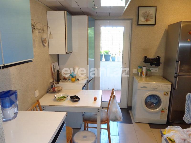 Продаётся, вторичка, 3-комнаты, 60 m², Элмляр Академиясы m.