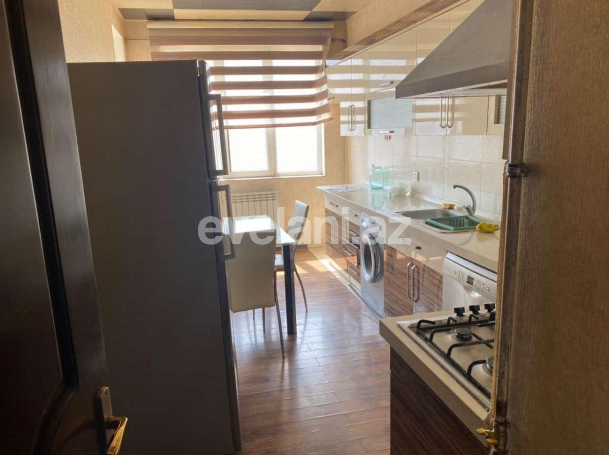 Kirayə verilir, yeni tikili, 3 otaqlı, 140 m², İnşaatçılar m.