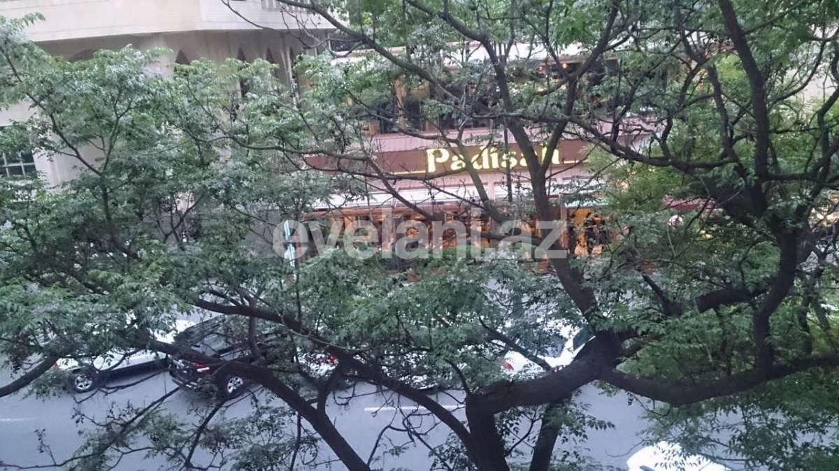 Продаётся, вторичка, 3-комнаты, 75 m², Элмляр Академиясы m.