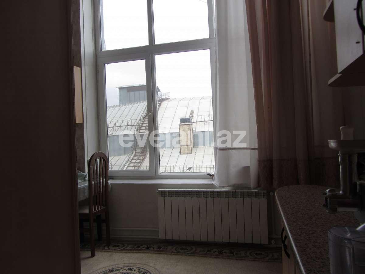 Satılır, köhnə tikili, 13 otaqlı, 370 m², Sahil m.