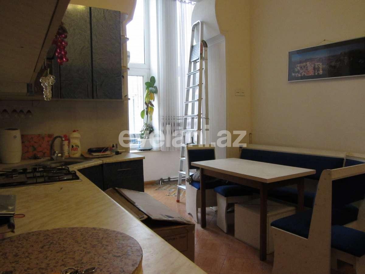 Satılır, köhnə tikili, 13 otaqlı, 370 m², Sahil m.