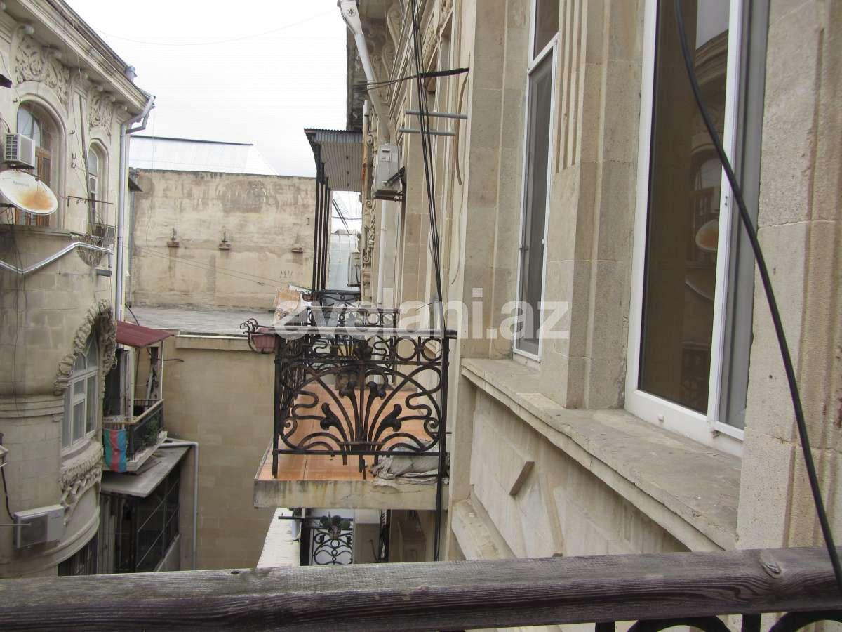 Satılır, köhnə tikili, 13 otaqlı, 370 m², Sahil m.