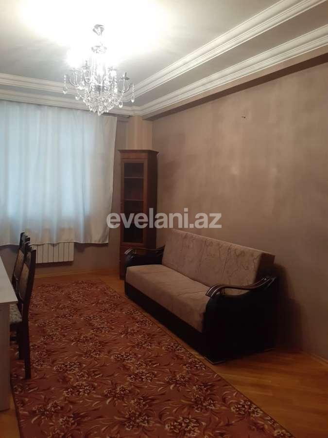 Kirayə verilir, yeni tikili, 2 otaqlı, 70 m², İnşaatçılar m.