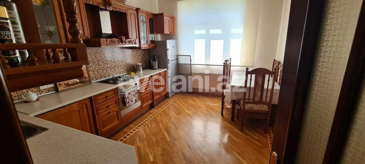 Kirayə verilir, villa, 8 otaqlı, 325 m², Nəsimi m.