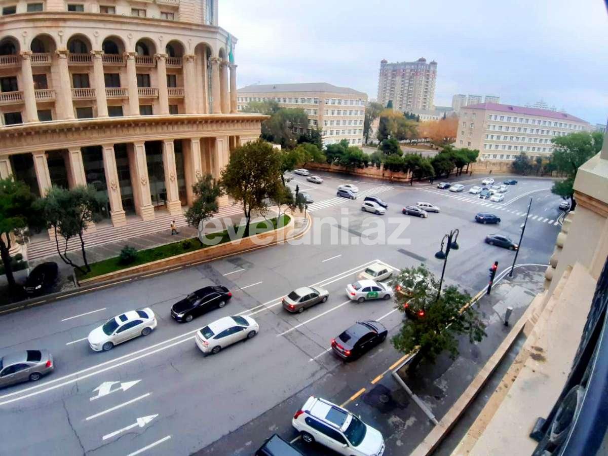 Продаётся, новостройка, 3-комнаты, 177 m², Элмляр Академиясы m.