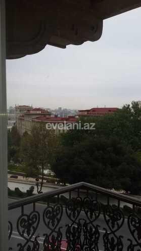 Продаётся, вторичка, 2-комнаты, 46 m², Ичери Шехер m.