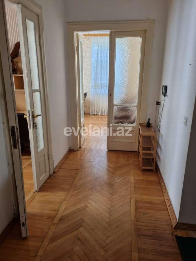 Kirayə verilir, köhnə tikili, 2 otaqlı, 65 m², İnşaatçılar m.