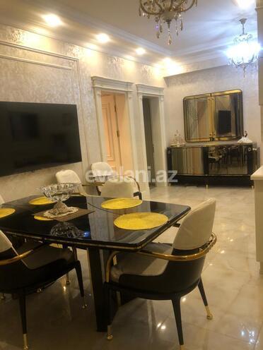 Satılır, yeni tikili, 3 otaqlı, 100 m², 28 may m.