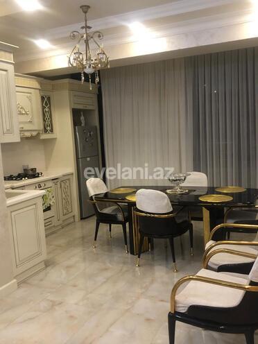 Satılır, yeni tikili, 3 otaqlı, 100 m², 28 may m.