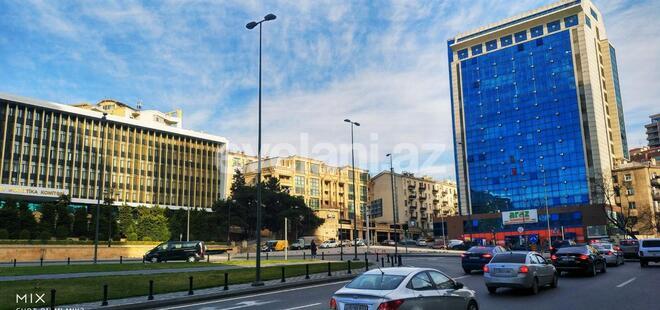 Kirayə verilir, köhnə tikili, 1 otaqlı, 45 m², Elmlər Akademiyası m.