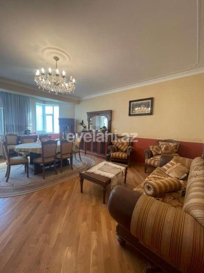 Satılır, yeni tikili, 3 otaqlı, 130 m², 28 may m.