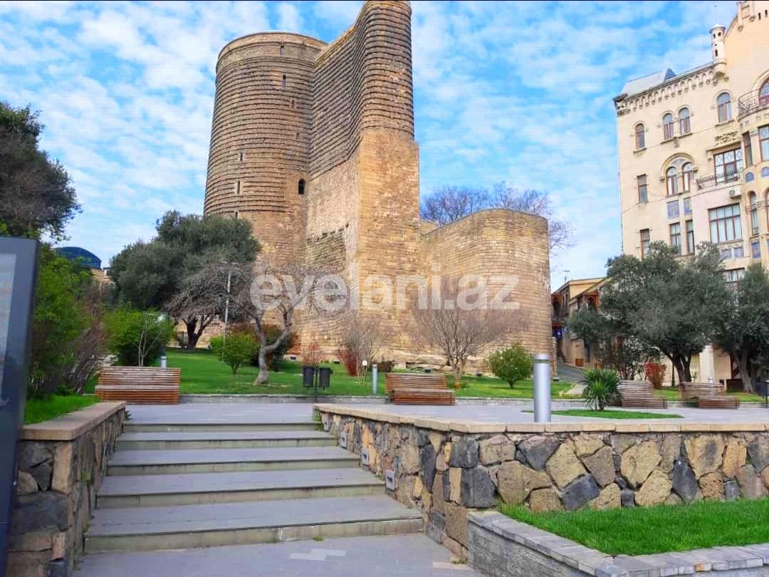 Satılır, həyət evi / bağ, 5 otaqlı, 200 m², İçəri Şəhər m.