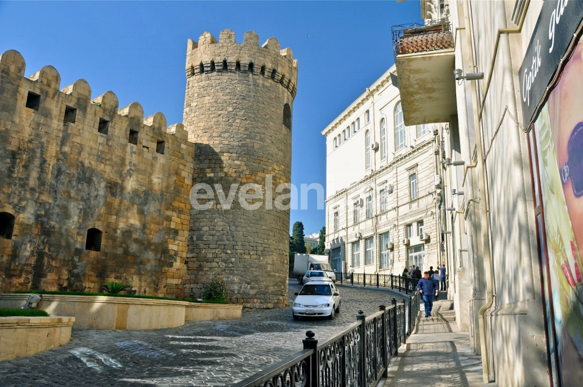 Satılır, həyət evi / bağ, 5 otaqlı, 200 m², İçəri Şəhər m.