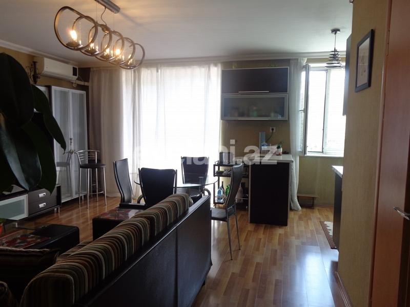 Sale, old building, 3 room, 67 m², Elmlar Akademiyası m.