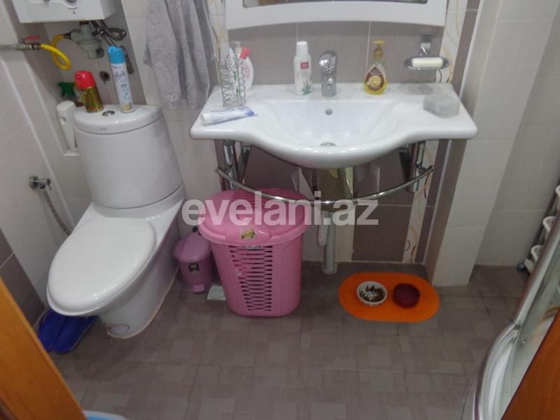 Sale, old building, 3 room, 67 m², Elmlar Akademiyası m.