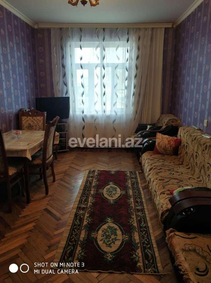 Sale, old building, 3 room, 70 m², Inshaatchilar m.