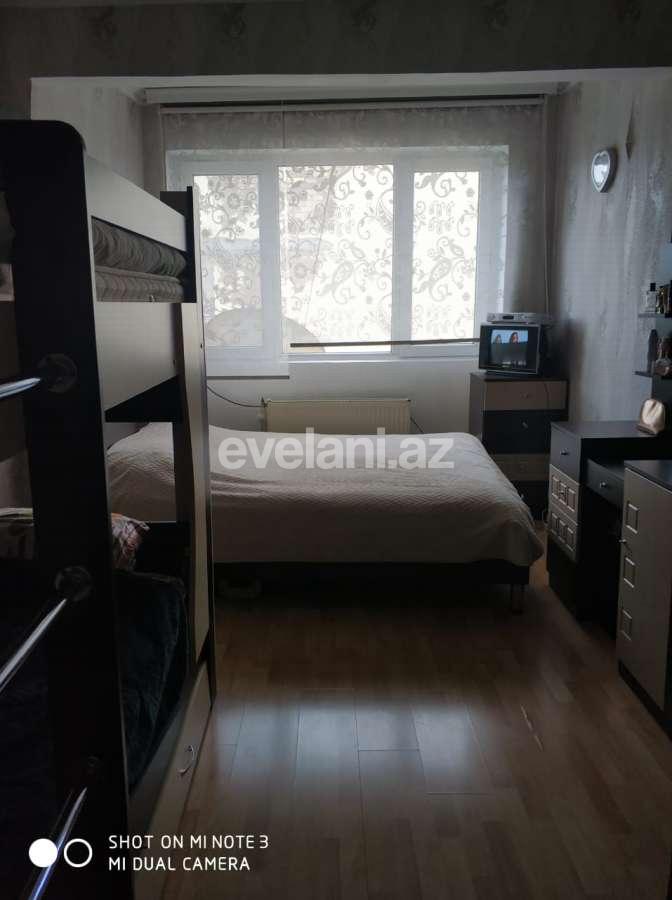 Sale, old building, 3 room, 70 m², Inshaatchilar m.