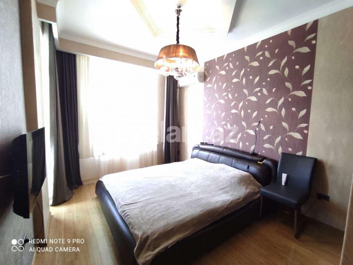 Satılır, yeni tikili, 4 otaqlı, 128 m², Şah İsmayıl Xətai m.