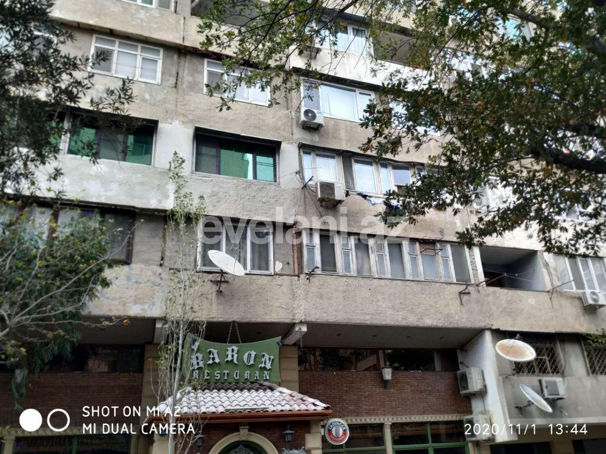 Sale, old building, 2 room, 60 m², Elmlar Akademiyası m.