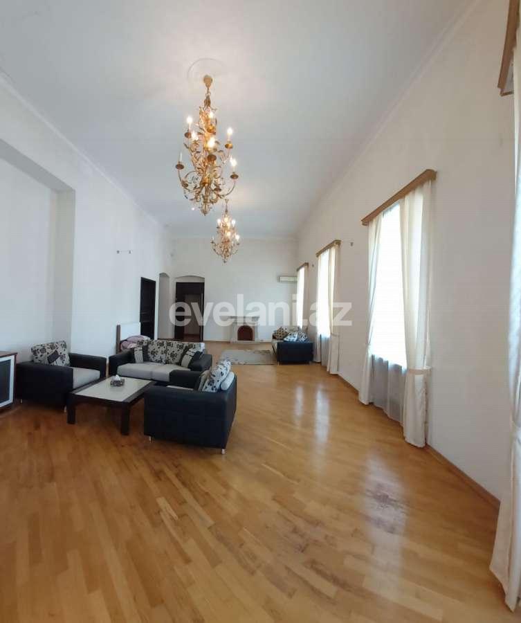 Satılır, köhnə tikili, 5 otaqlı, 200 m², 28 may m.