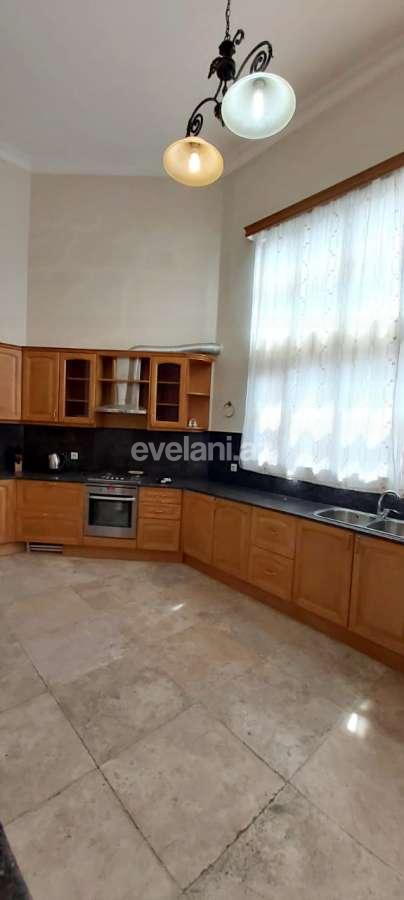 Satılır, köhnə tikili, 5 otaqlı, 200 m², 28 may m.