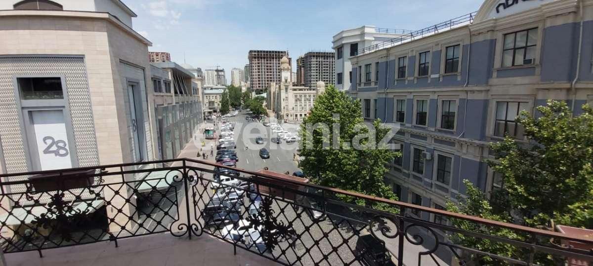 Satılır, köhnə tikili, 5 otaqlı, 200 m², 28 may m.