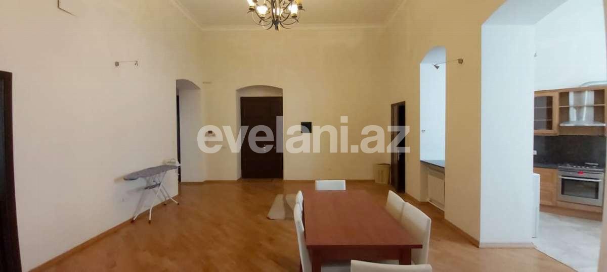 Satılır, köhnə tikili, 5 otaqlı, 200 m², 28 may m.