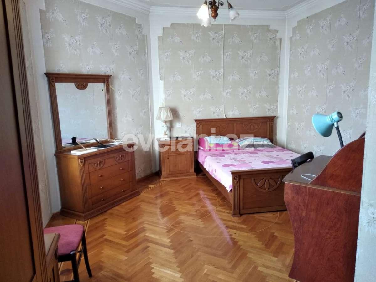 Kirayə verilir, villa, 8 otaqlı, 300 m², NZS q.