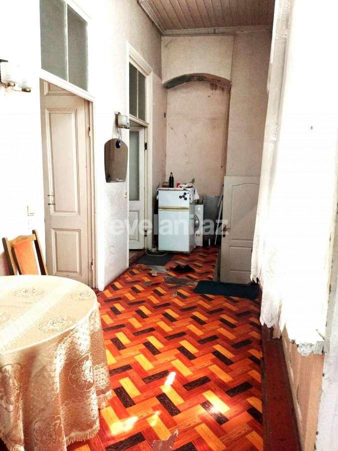 Sale, old building, 4 room, 110 m², Nizami m.